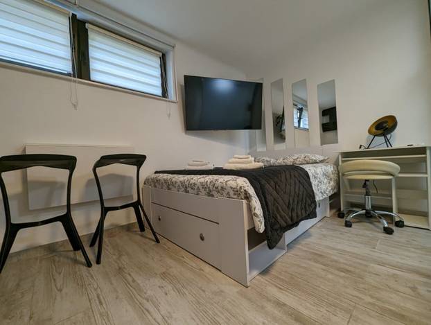 FOTO Prodaju garsonijeru u Zagrebu: Dok kuhate, gledate osobu na wc-u! Ovo je cijena...