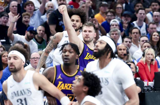 NBA: Los Angeles Lakers at Dallas Mavericks
