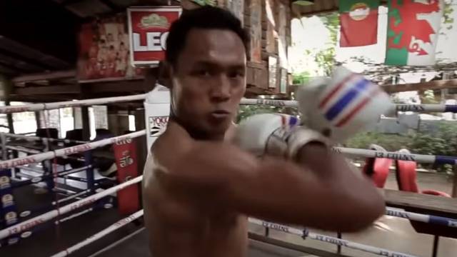 Je li svijet spreman za ovo?!  Muay Thai legenda u UFC-u