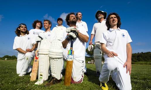 Sve je po&ccaron;elo jo&scaron; 1809.: Kriket se na Visu igra ve&cacute; 200 godina! 'Valjda sam jedini znao pravila'