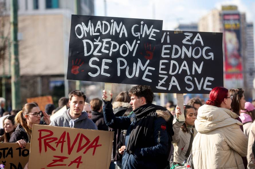Prosvjedi u Sarajevu se nastavljaju, traži se pravda za poginulog mladića i ozlijeđene u tramvajskoj nesreći