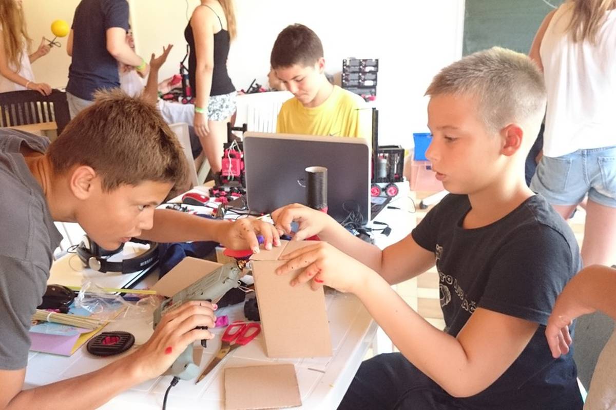 'Ministre, umjesto u Koreju dođite kod nas vidjeti robote'
