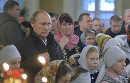 Putin je za Božić nenajavljeno došao na misu u seosku crkvu