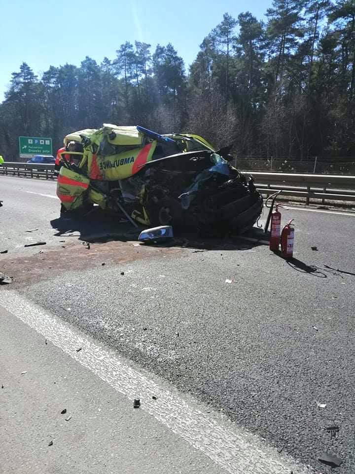 Sudar kamiona i hitne pomoći u Sloveniji, ozlijeđeno dvoje ljudi