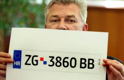 Više od 62% Hrvata želi grb na tablicama, za kvadratiće 15%