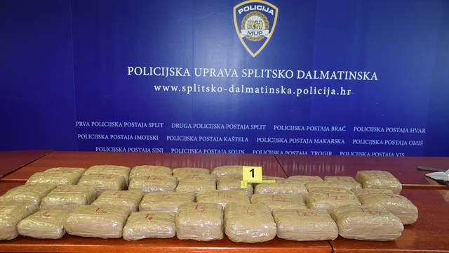 Splitska policija pronašla 32 kg marihuane, muškarac im bježao