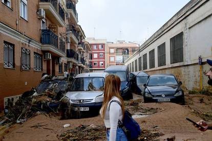 GALERIJA Apokaliptične scene iz Španjolske: Općina izgleda kao da je kroz nju prošao tornado!