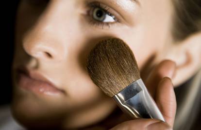 Make up će biti postojan uz voootpornu olovku i podlogu