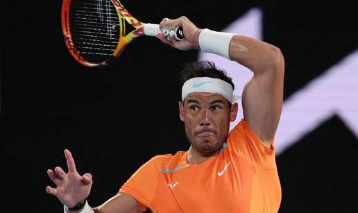 Nadal se vratio na teren nakon 347 dana i izgubio u Brisbaneu