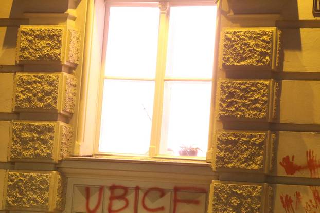 Nekoliko tisuća ljudi na prosvjedu u Novom Sadu