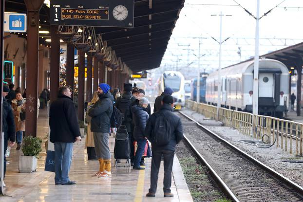 Zagreb: Pojačani promet u putničkom prometu HŽ-a