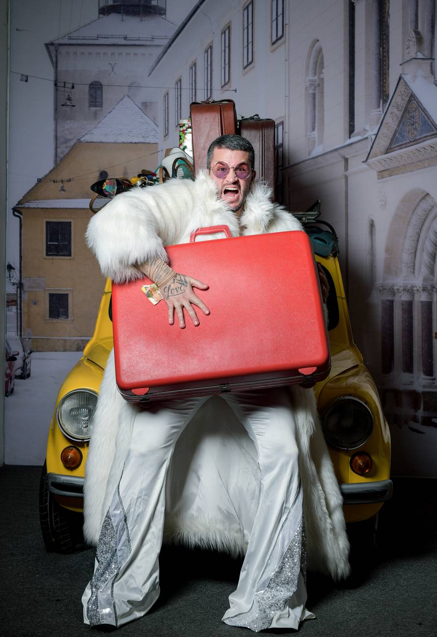 Borba za Eurosong: Harmonija disonance na prvom mjestu kladionica, Petreković zadnji