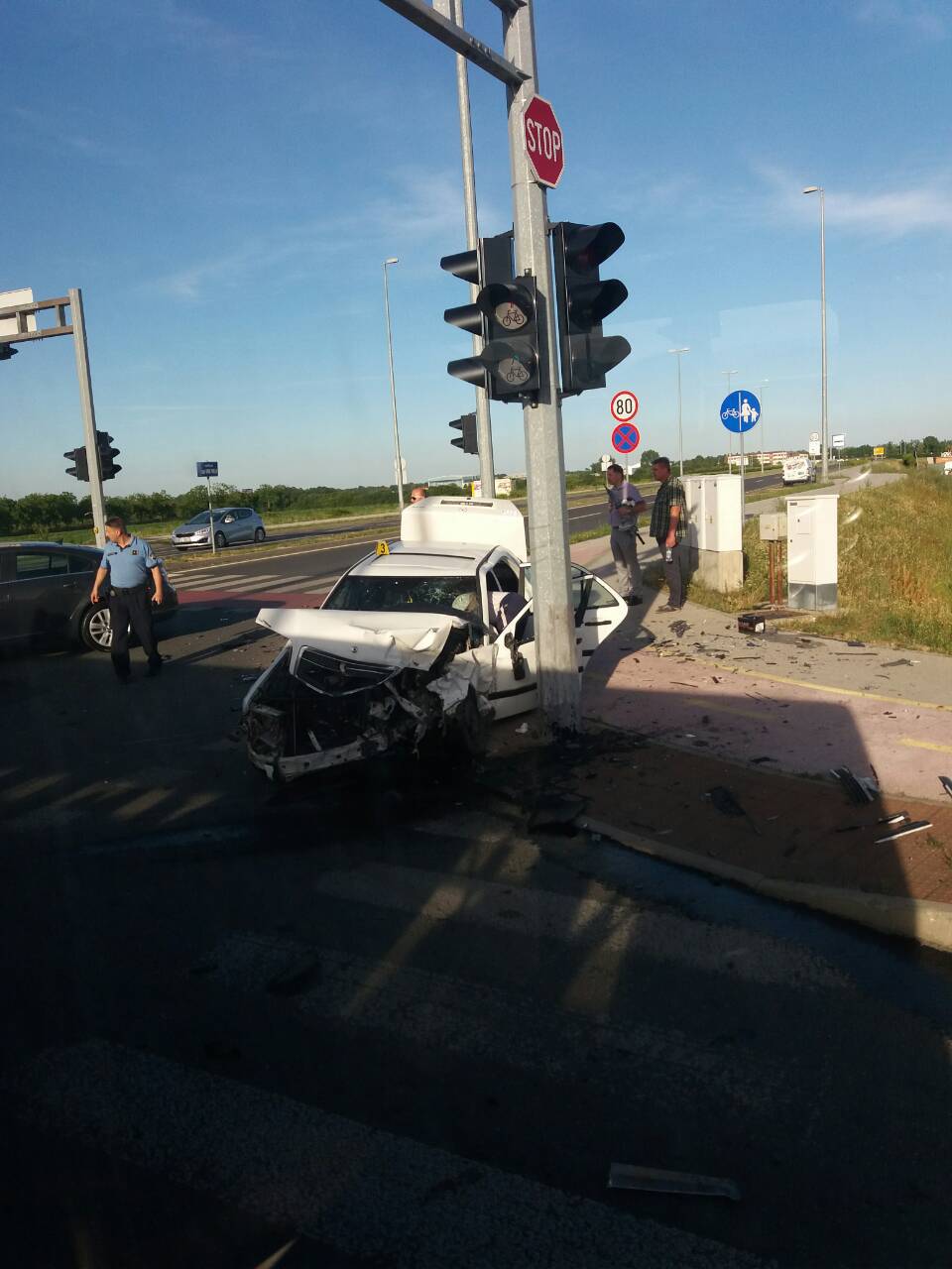 Teška nesreća u Velikoj Gorici: Oba automobila su smrskana