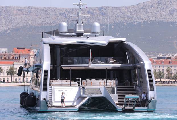 Jahta neobičnog izgleda This Is It uplovila u Split 