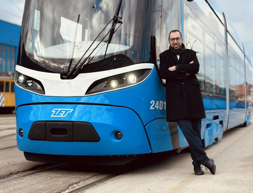 FOTO Pogledajte novi tramvaj u Zagrebu. Tomašević: 'Ponosan sam. Stigao je nakon 15 godina'