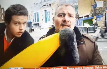 Zafrkavao reportera bananom pa ga doveo do sloma živaca