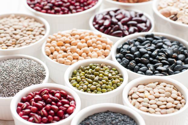 Collection,Set,Of,Beans,,Legumes,,Peas,,Lentils,On,Ceramic,Bowl