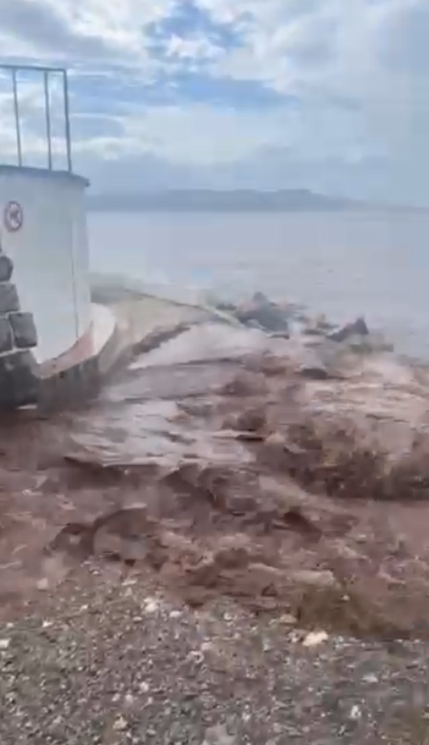 FOTO Jako nevrijeme poharalo Senj: 'Vjetar je sve nosio'