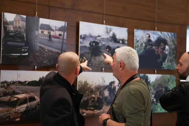 Vukovar: Otvorenje multimedijalne izložbe ratne fotografije "Vukovar 91"