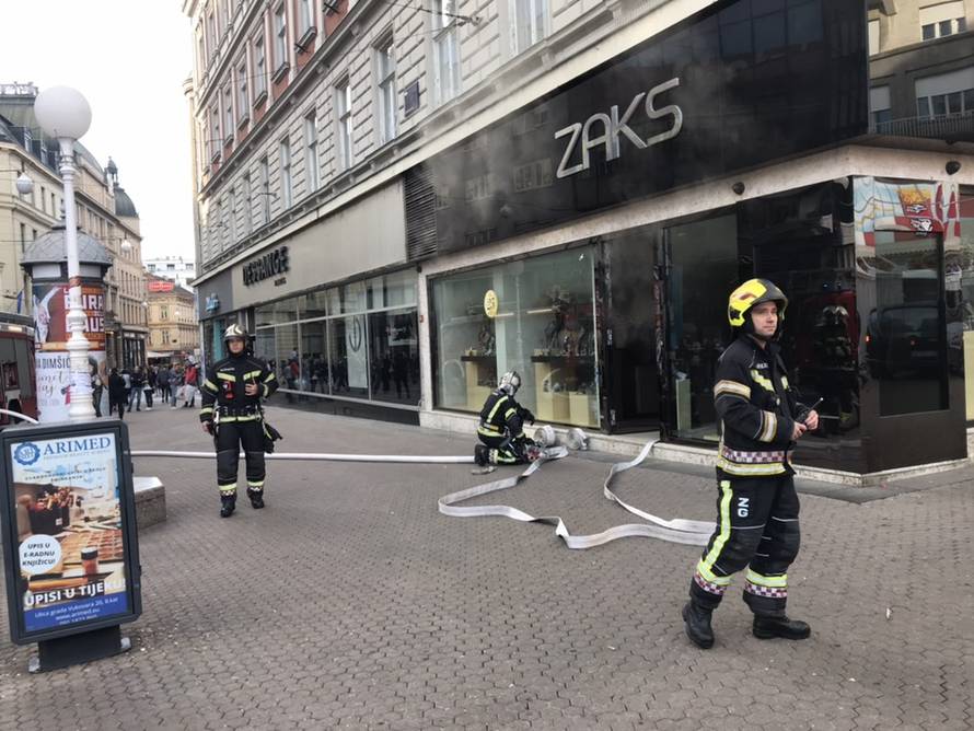 Planulo u zlatarni: Gusti dim sukljao je kroz vrata i prozor