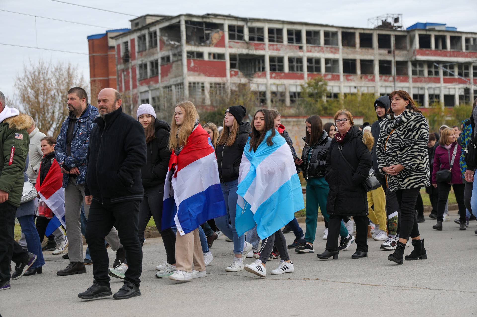 Obilježena 32. obljetnica stradanja vukovarske četvrti Borovo naselje