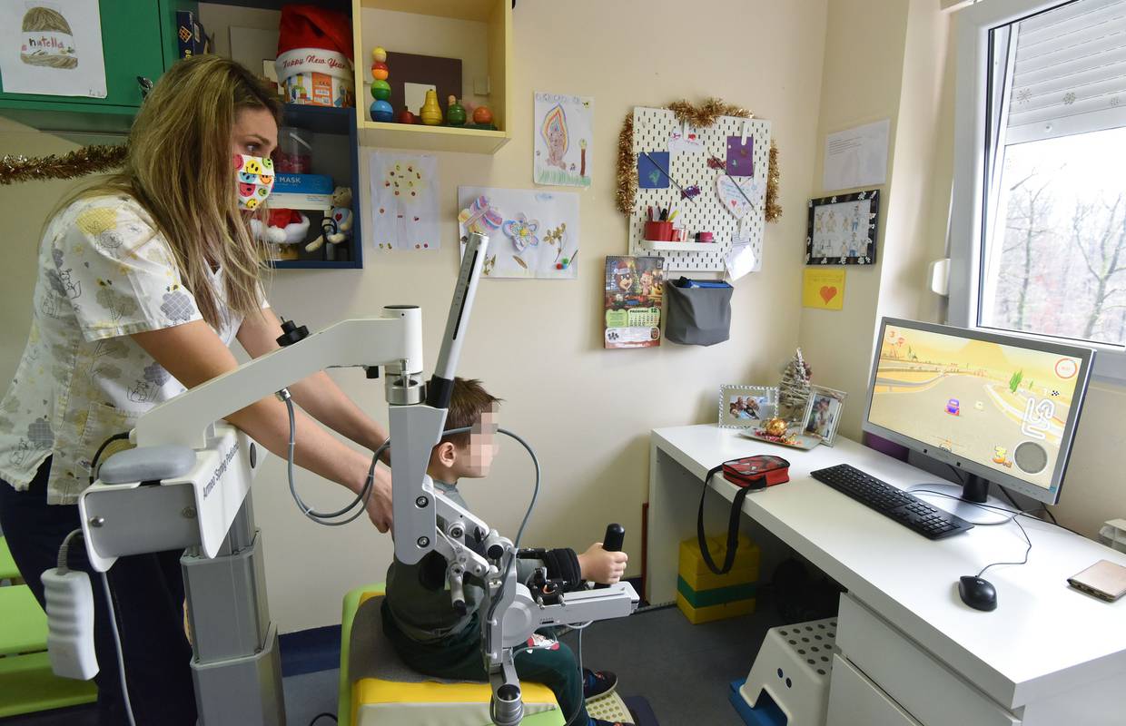 Specijalnoj bolnici na Goljaku donirali robotsku ruku za još uspješniju terapiju kod djece