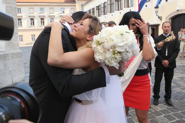 ARHIVA - 2015. Zagreb: Emotivni susret Antonije Bla?e i Hrvoja Brle?i?a uo?i njihova vjen?anja