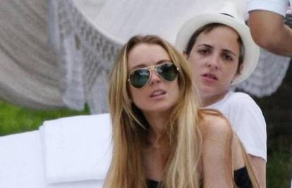 Otac Lindsay Lohan ne želi pratiti svoju kćer do oltara