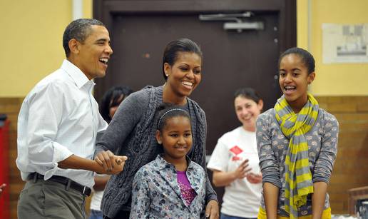 Obamine kćeri ne smiju imati profile na Fejsu, premlade su