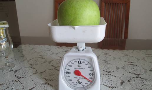 Mega-jabuke: Toliko su velike da ih ne mogu dr&zcaron;ati u rukama