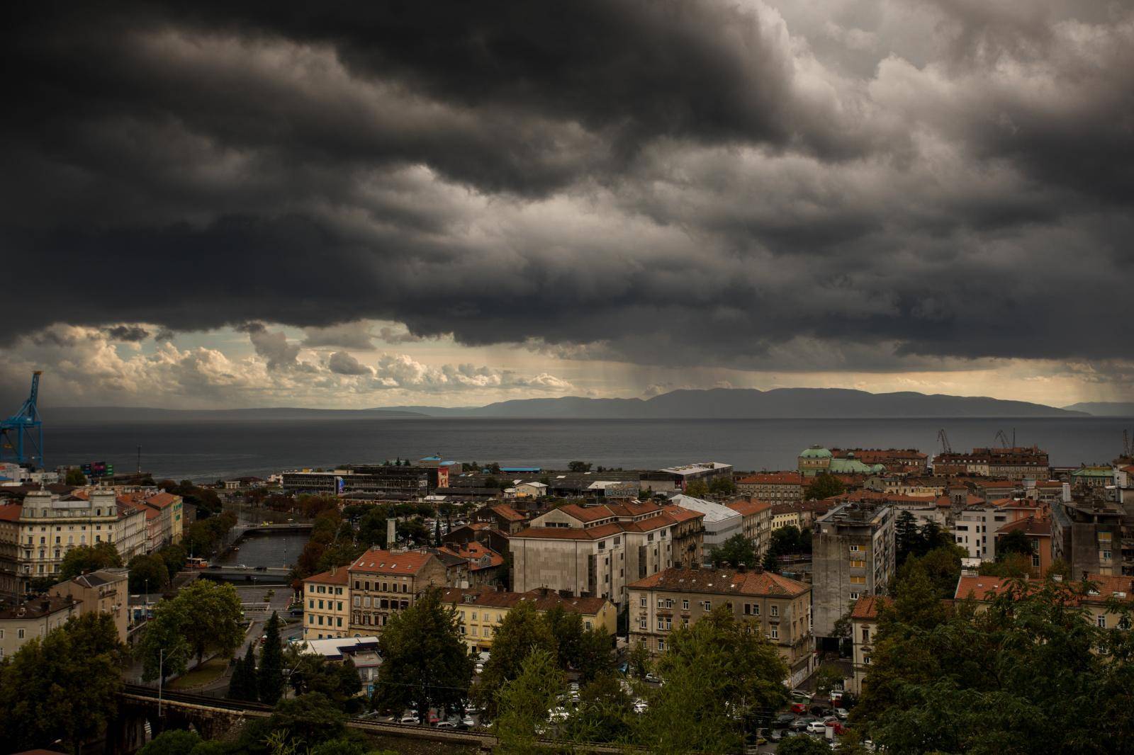 Tmurni obaci nad Rijekom