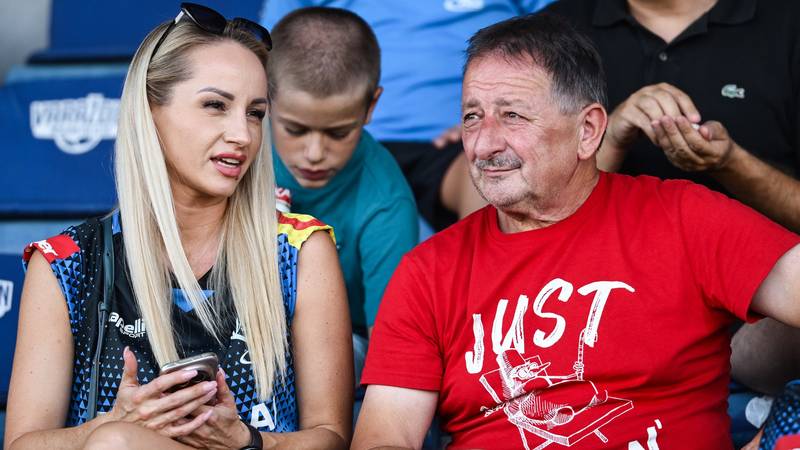 FOTO Olić, Srebrić i Ivanković tik uz Bilića i Marković. Varaždin je privukao puno poznatih lica