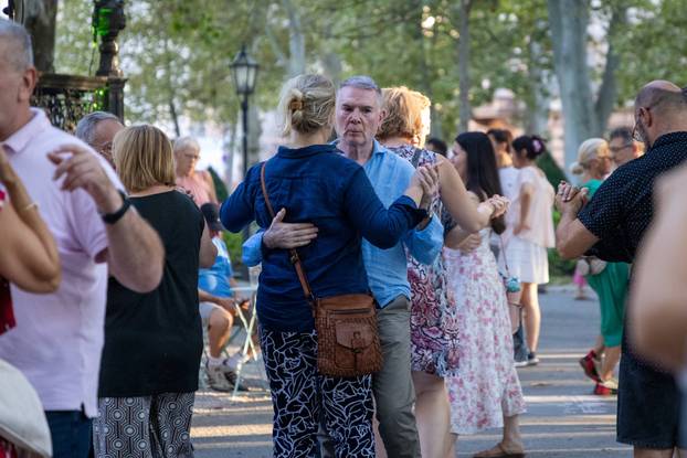 Zagreb: Tango na zrinjevackom plesnjaku