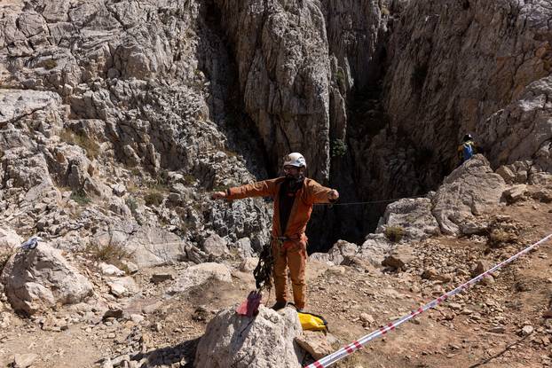 Rescuers race to save ill US cave explorer trapped 3,000 feet underground in Turkey