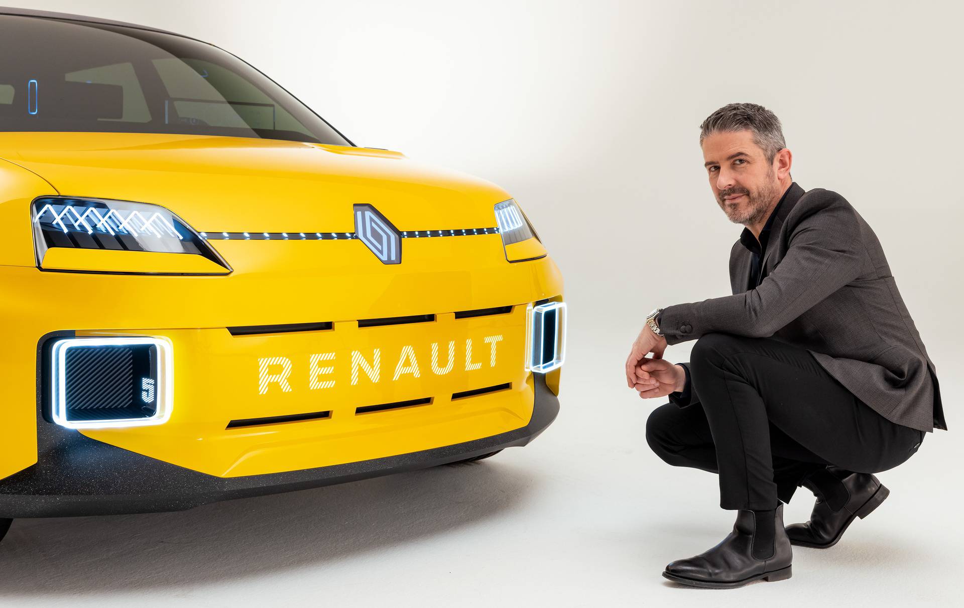 Renault ima novi logo koji se dosta razlikuje od dosadašnjeg