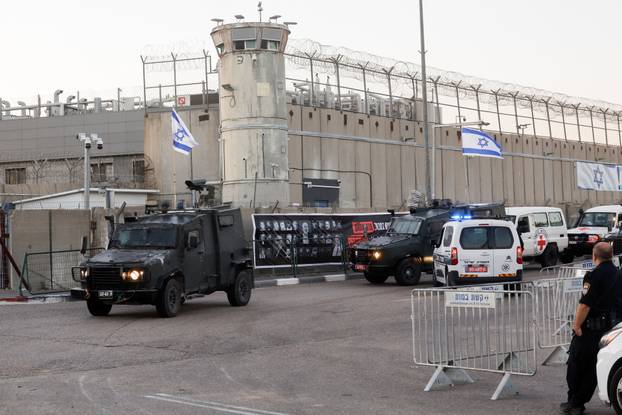 Hostages-prisoners swap deal between Hamas and Israel
