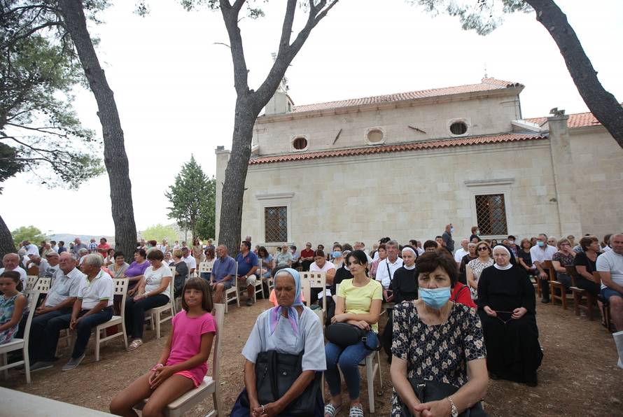 Vrpolje: Uz poštivanje svih epidemiolških mjera obilježen blagdan velike Gospe