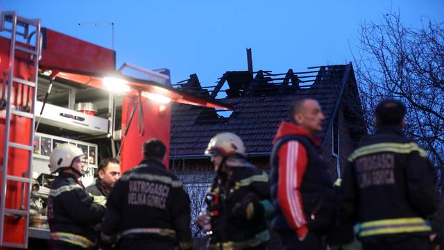 Zapalio se dimnjak na kući u Velikoj Gorici, izgorio je krov
