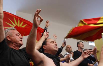 Postigli dogovor: Makedonija postaje Sjeverna Makedonija!