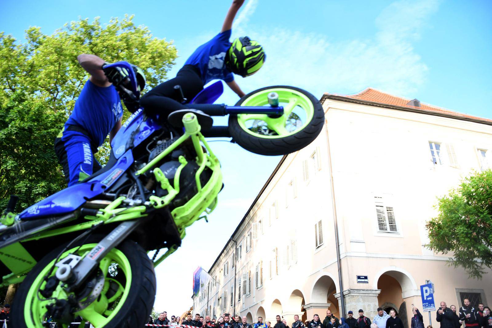 Bjelovar: Po prvi put, sudionici Budnice izveli su akrobatski moto stunt show, sudjelovao je i Dejan Špoljar