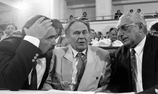 FOTO DI SI BIJA '91.? U SABORU! Evo koje poznate face su tada snimljene u sabornici i kafi&cacute;u