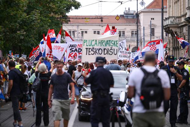 Zagreb: Okupljanje prosvjednika Hodaj za Liku, hodaj za Hrvatsku