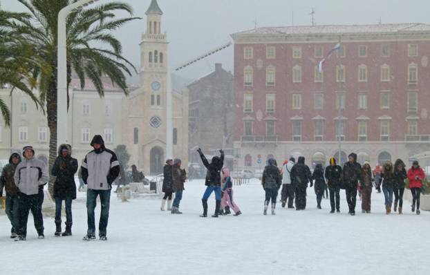 Deset godina od snježne oluje koja je poharala Dalmaciju: Splićani su se skijali na rivi