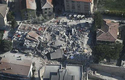 Italiju pogodila tri potresa, ljudi su spavali u autima