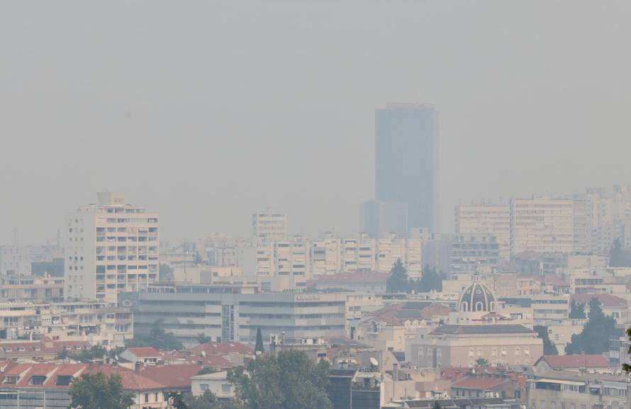 Split  prekriven dimom zbog požara kod Tomislavgrada