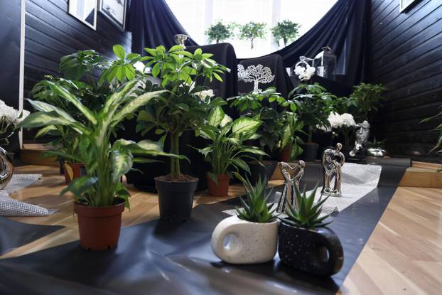 U Dugom selu održan je sajam cvijeća