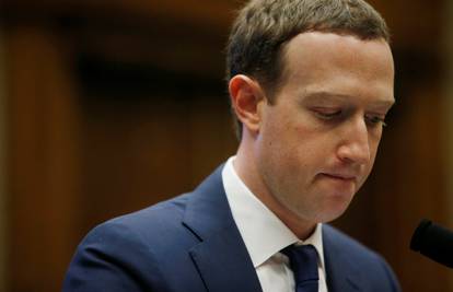 Teško će to proći: Investitori bi smijenili Marka Zuckerberga