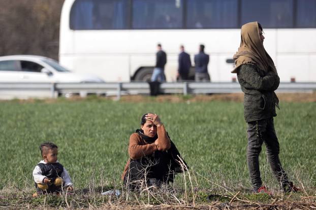 Migranti na graničnom prijelazu Pazarkule između Turske i Grčke