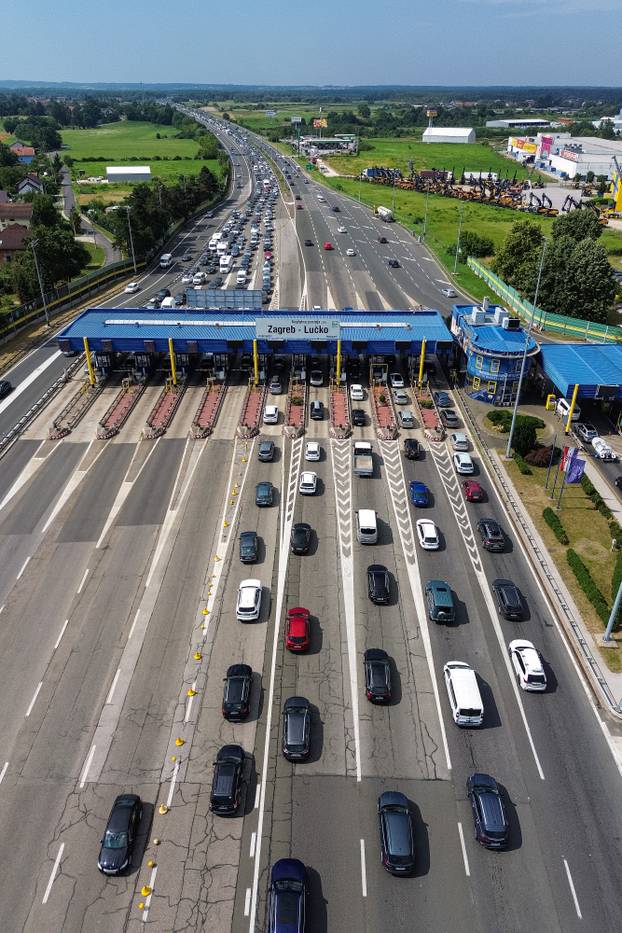 Zagreb: Snimke iz zraka kilometarskih kolona na A1