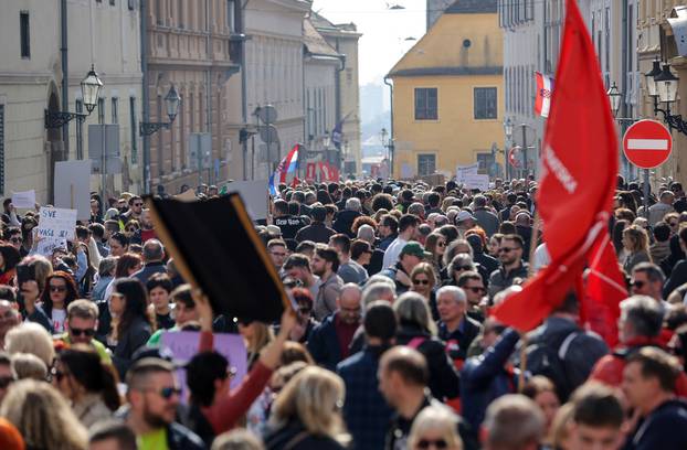 Zagreb: Prosvjed lijevo-liberalne oporbe: "Dosta je! Idemo na izbore!" 